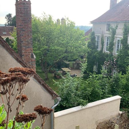 Le Nid Perché Bed and Breakfast Saint-Sauveur-en-Puisaye Exterior foto